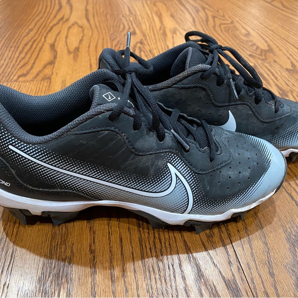 Size 7 baseball cleats